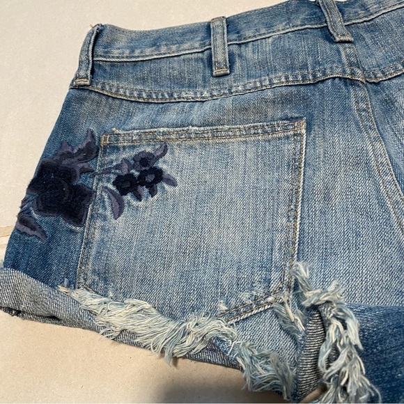 Abercrombie & Fitch denim distressed high rise shorts floral embroidery size 8 - Picture 6 of 13